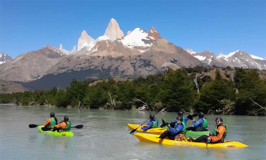 Kayaks on the Río de las Vueltas with Fitz Roy in the background