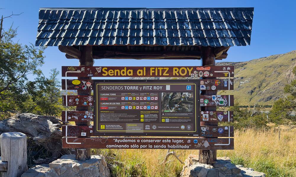 El cartel de la Senda al Fitz Roy, en el Portal Base Fitz Roy