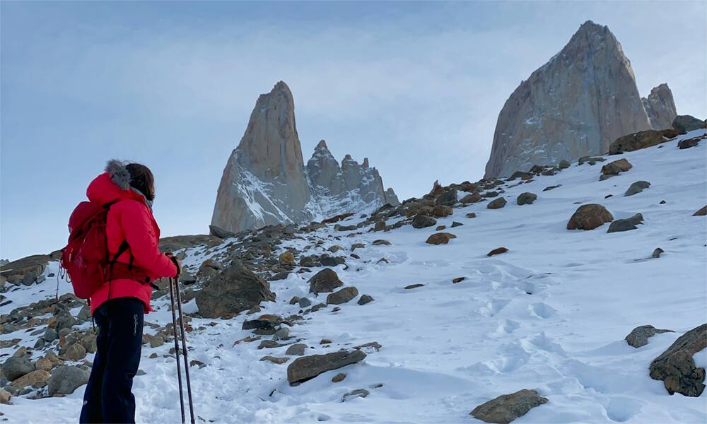 La morena cubierta de nieve, al pie del Fitz Roy